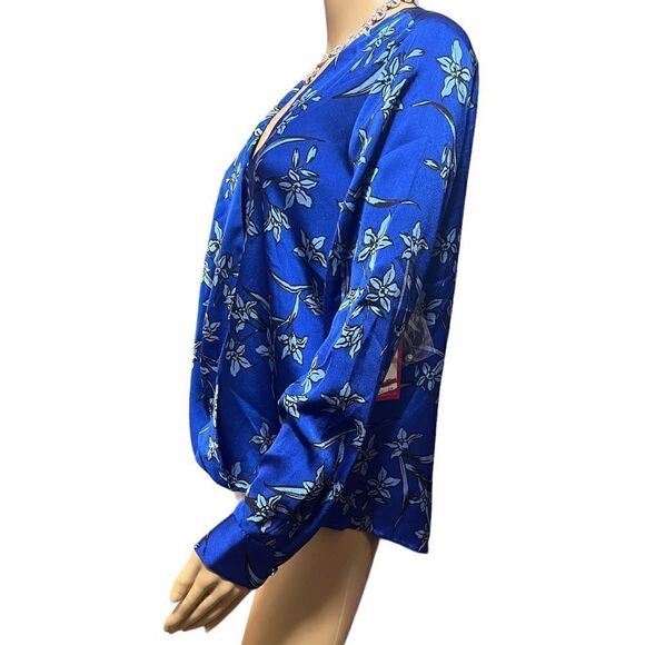 Vince Camuto Floral Blouse - Picture 5 of 6